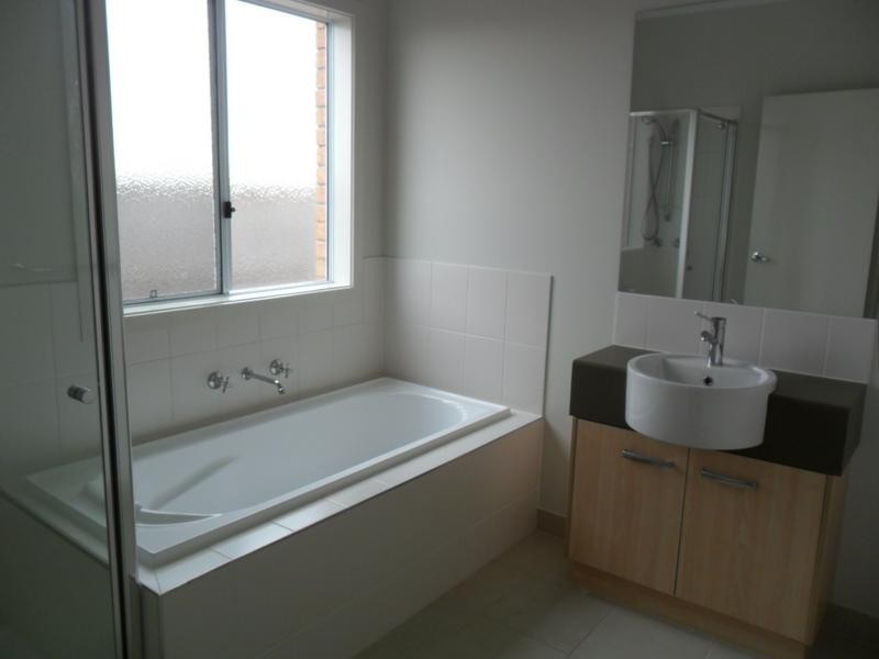 5 Garden Vista Place, Lynbrook VIC 3975