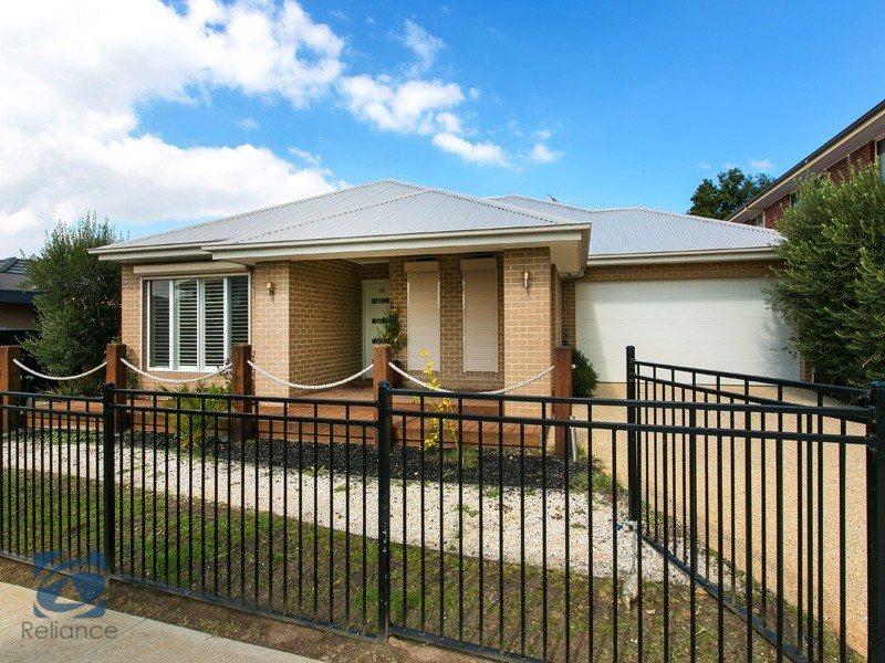 19 Carbine Way, Lyndhurst VIC 3975