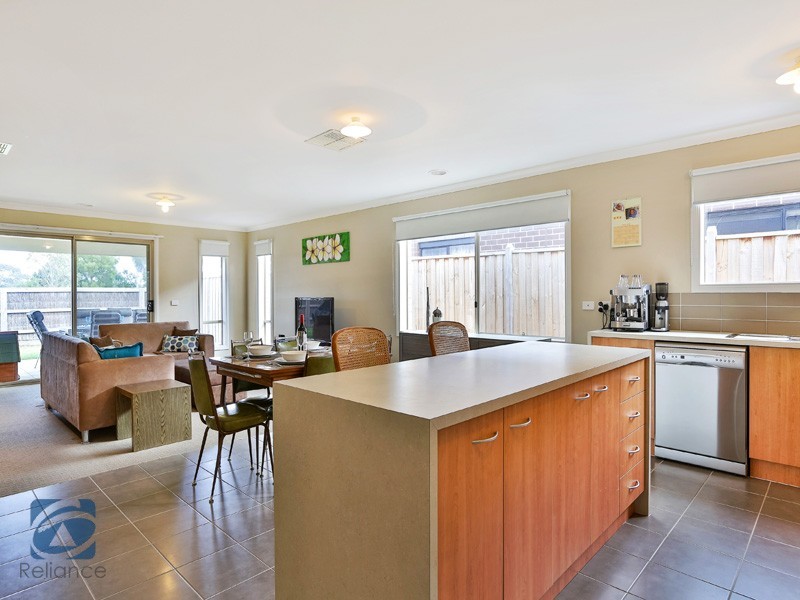 49 Bluemist Circuit, Lyndhurst VIC 3975