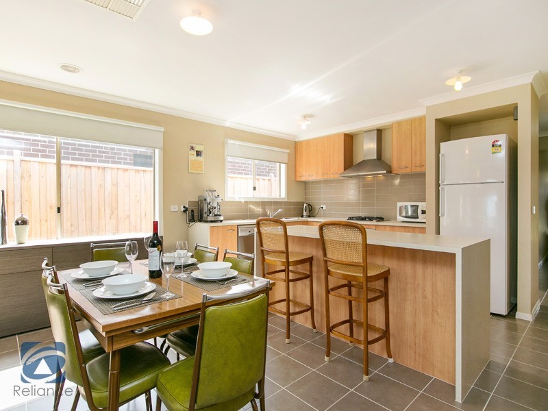 49 Bluemist Circuit, Lyndhurst VIC 3975