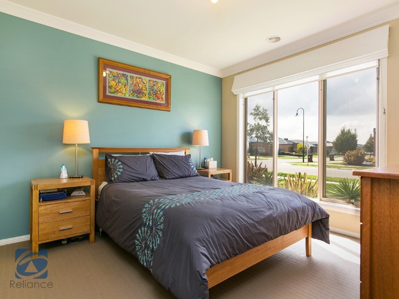 49 Bluemist Circuit, Lyndhurst VIC 3975