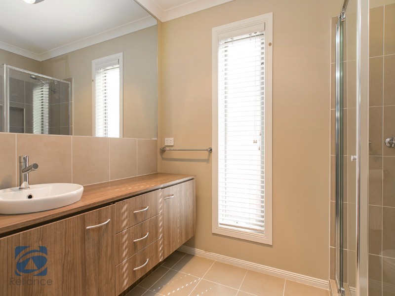 49 Bluemist Circuit, Lyndhurst VIC 3975