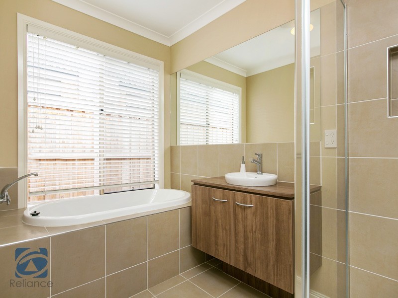49 Bluemist Circuit, Lyndhurst VIC 3975