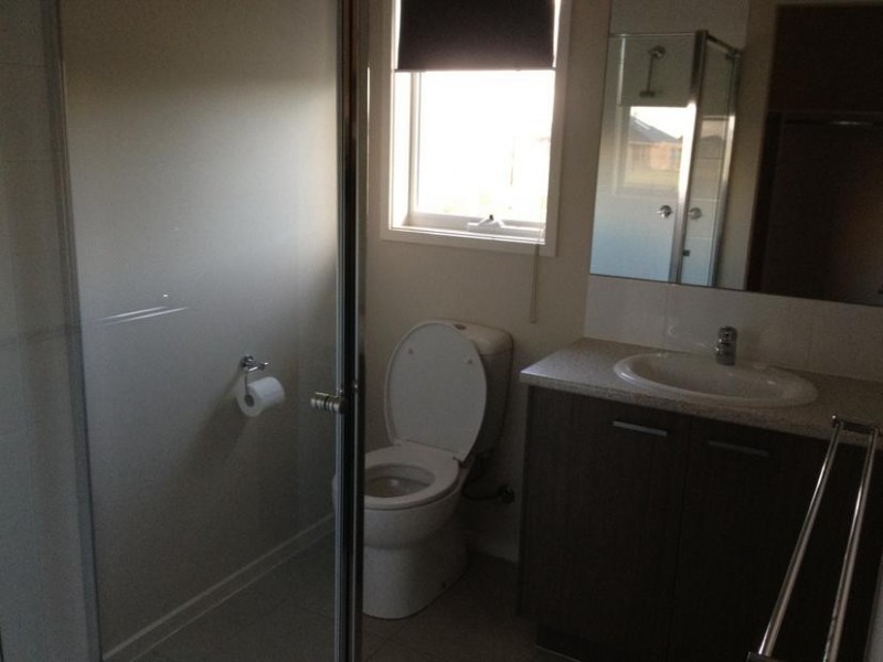 4 Olive Grove, Officer VIC 3809