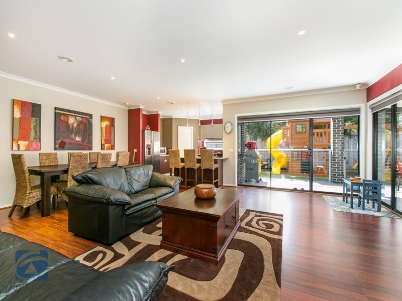 8 Canadian Maple Place, Lyndhurst VIC 3975