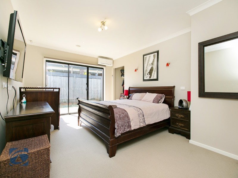 8 Canadian Maple Place, Lyndhurst VIC 3975