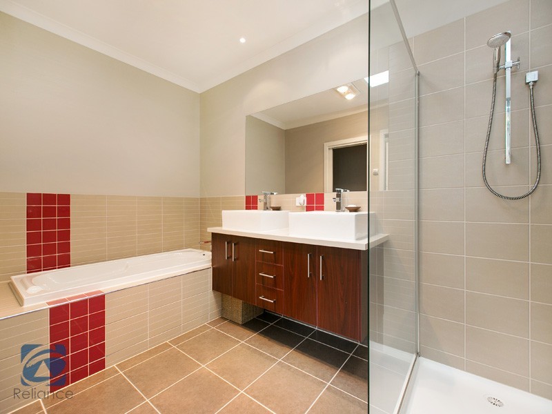 8 Canadian Maple Place, Lyndhurst VIC 3975