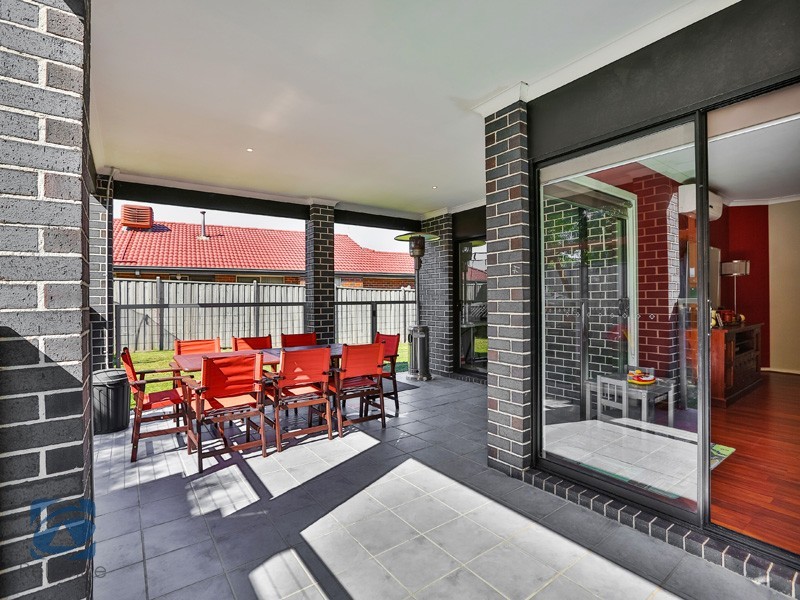 8 Canadian Maple Place, Lyndhurst VIC 3975