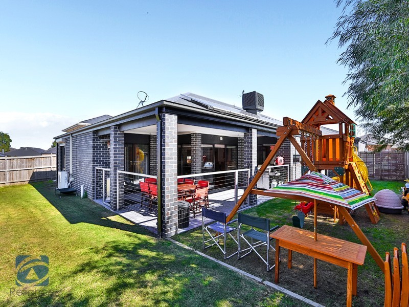 8 Canadian Maple Place, Lyndhurst VIC 3975