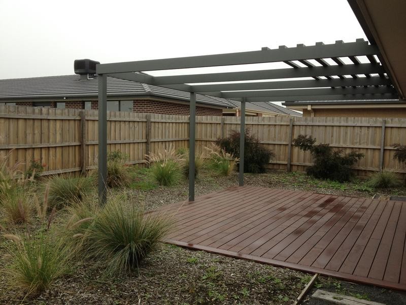 11 Peridot Avenue, Officer VIC 3809