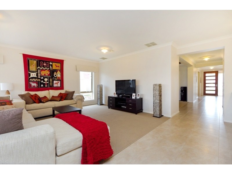 25 Westbury Street, Lyndhurst VIC 3975