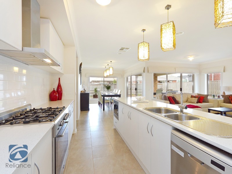 25 Westbury Street, Lyndhurst VIC 3975