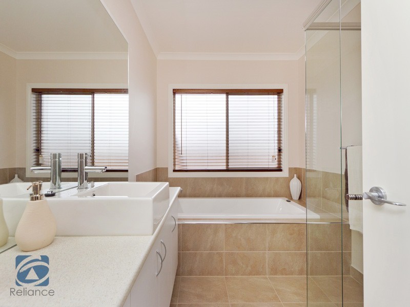 25 Westbury Street, Lyndhurst VIC 3975