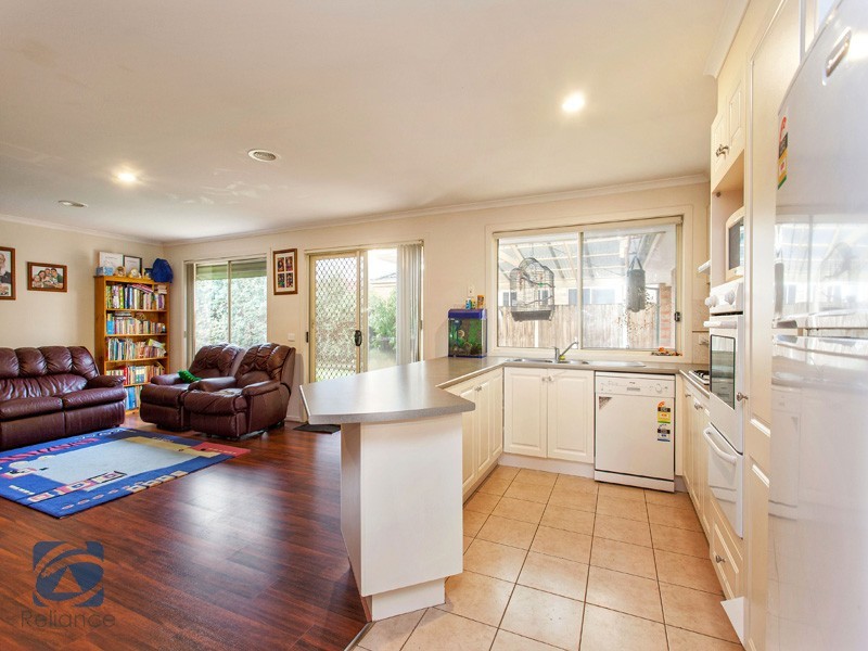 2 O’Reilly Court, Lynbrook VIC 3975