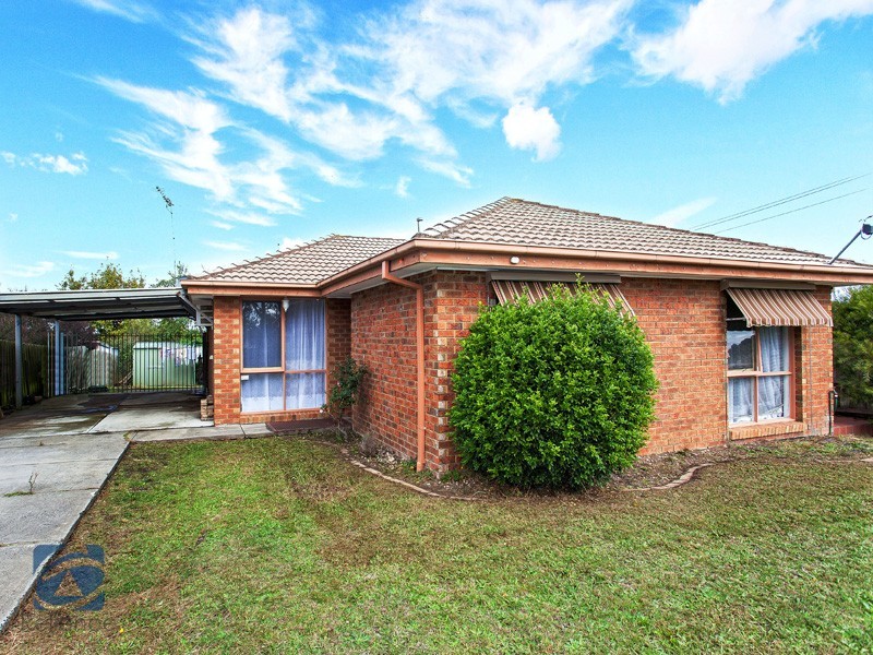 2 Lesley Drive, Hampton Park VIC 3976