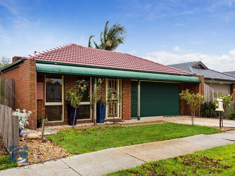 13 Langbourne Drive, Narre Warren South VIC 3805