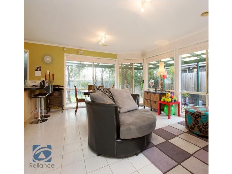 13 Langbourne Drive, Narre Warren South VIC 3805