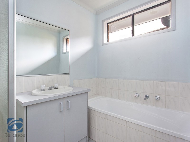 13 Hillview Rise, Hampton Park VIC 3976