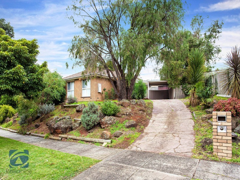 2 Sydney Parkinson Avenue, Endeavour Hills VIC 3802