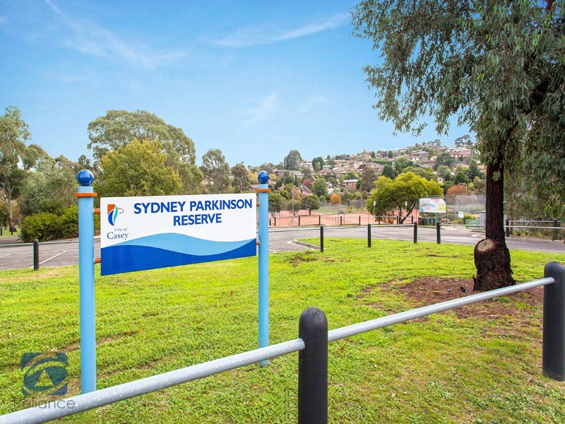 2 Sydney Parkinson Avenue, Endeavour Hills VIC 3802