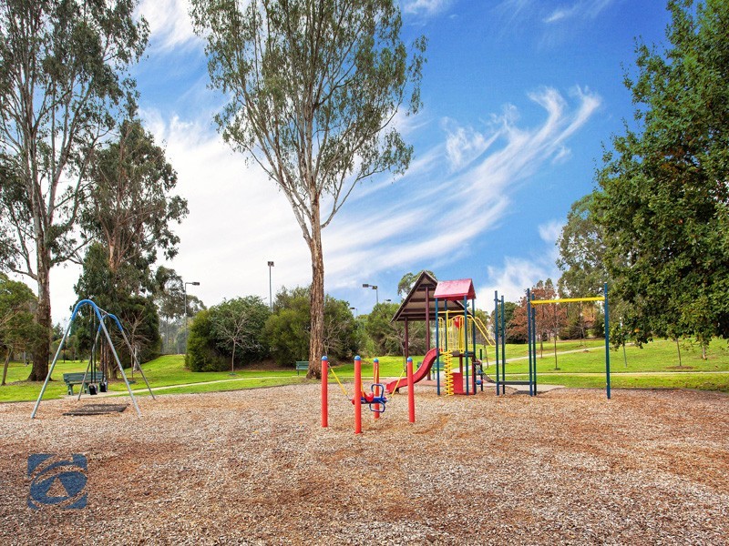 2 Sydney Parkinson Avenue, Endeavour Hills VIC 3802