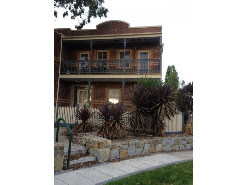 104 Paterson Drive, Lynbrook VIC 3975