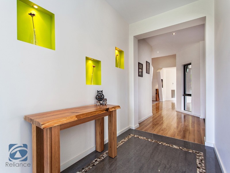 5 Devaney Avenue, Lynbrook VIC 3975