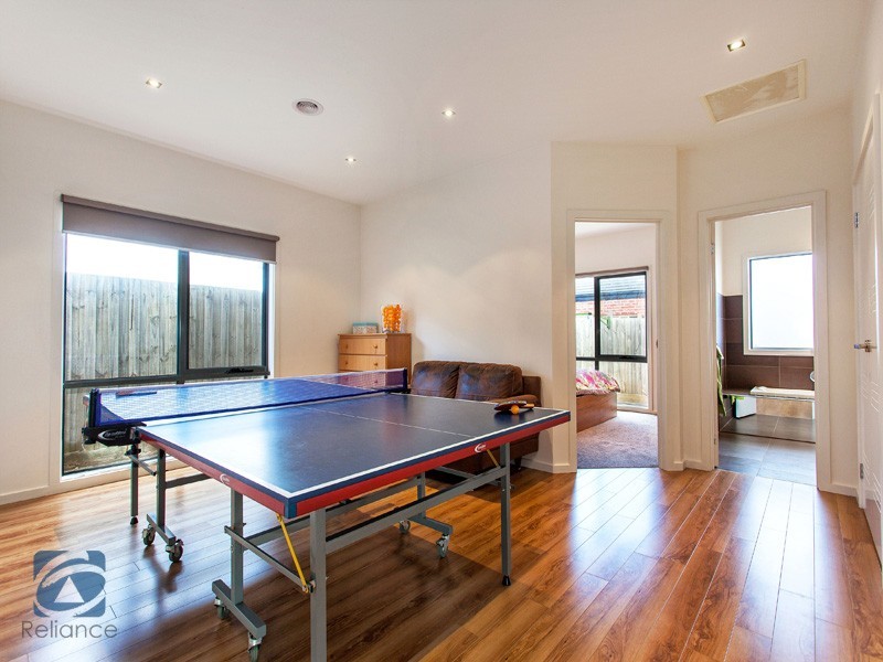 5 Devaney Avenue, Lynbrook VIC 3975