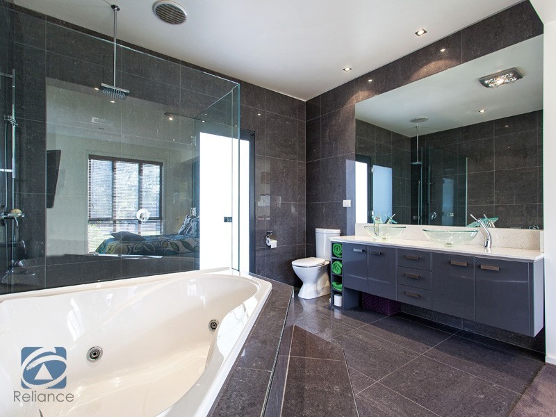 5 Devaney Avenue, Lynbrook VIC 3975