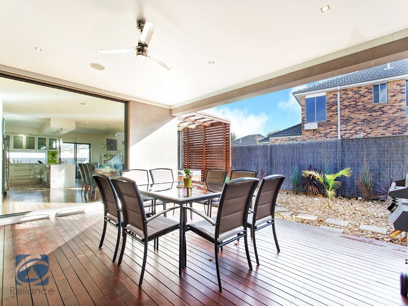 5 Devaney Avenue, Lynbrook VIC 3975