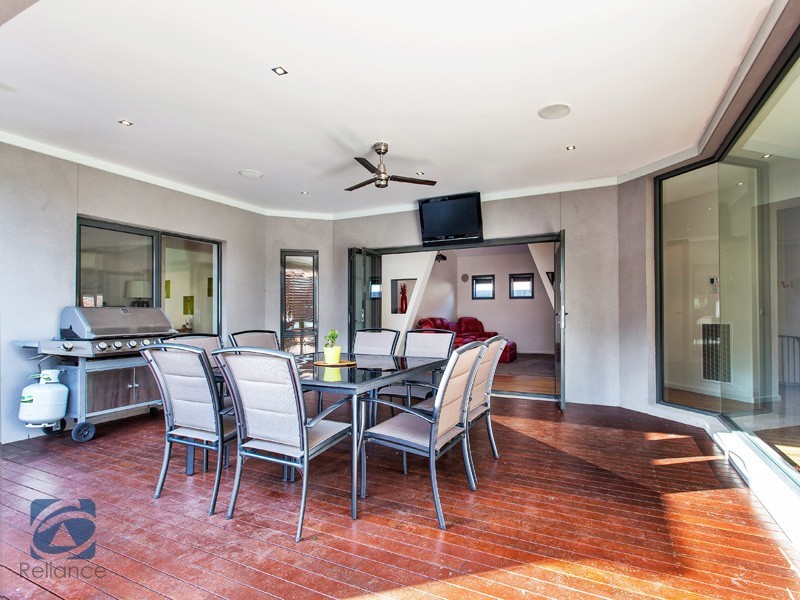 5 Devaney Avenue, Lynbrook VIC 3975