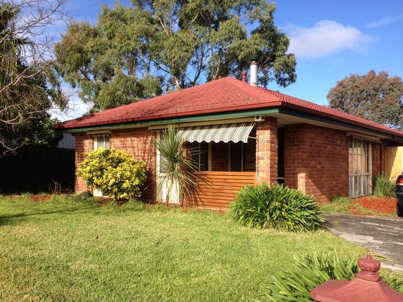 4 Wisteria Court, Cranbourne North VIC 3977