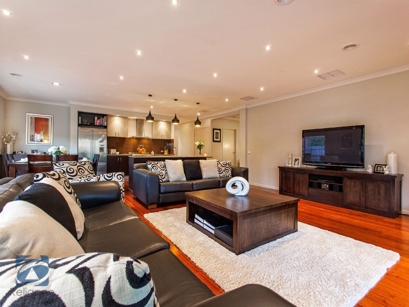 8 Olive Road, Lynbrook VIC 3975