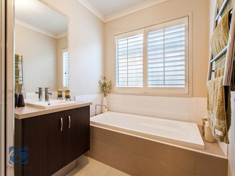 8 Olive Road, Lynbrook VIC 3975