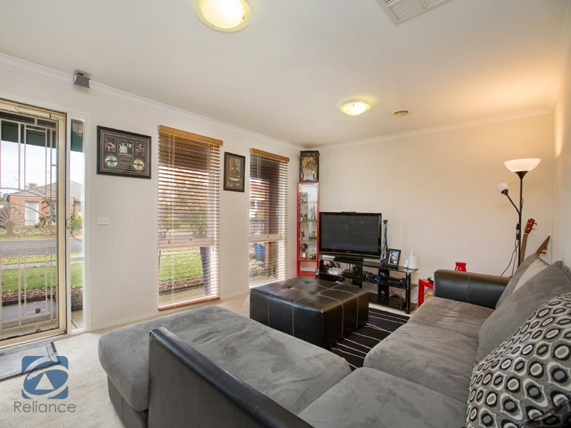 13 Langbourne Drive, Narre Warren South VIC 3805