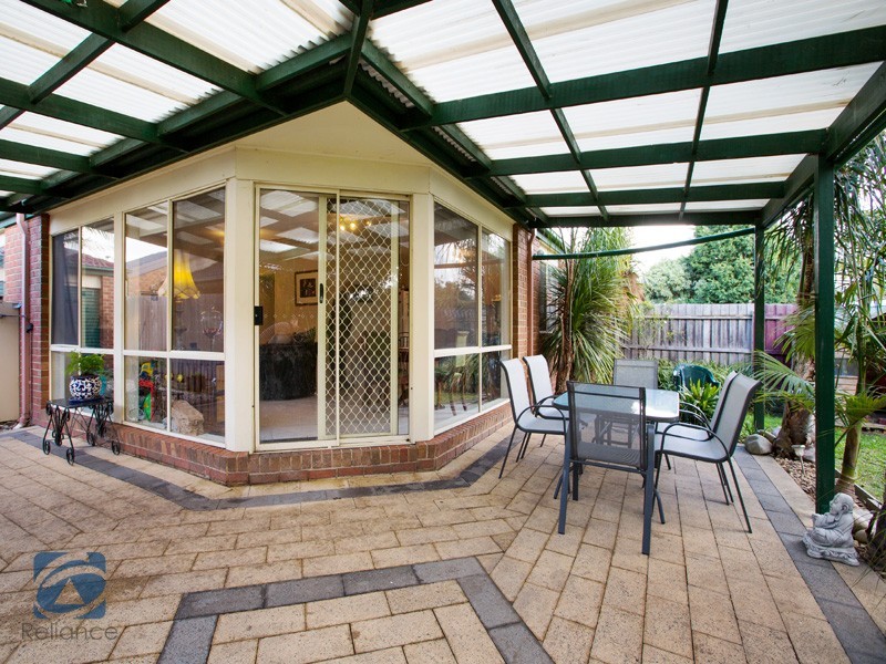 13 Langbourne Drive, Narre Warren South VIC 3805