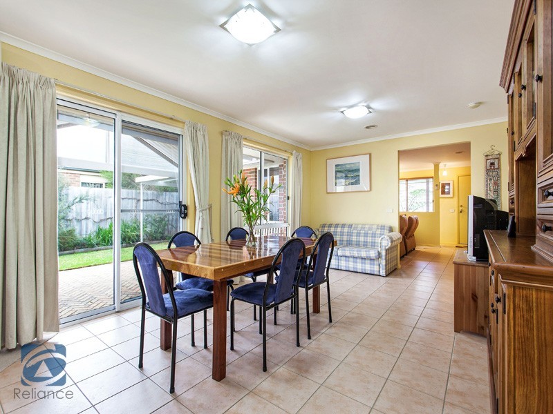 16 Carboni Crescent, Lynbrook VIC 3975