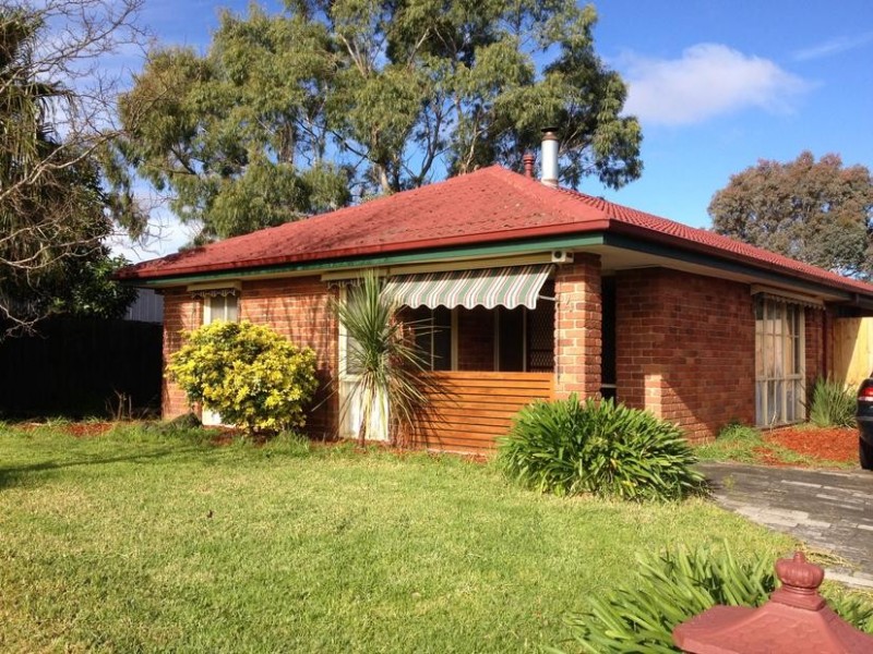 4 Wisteria Court, Cranbourne North VIC 3977