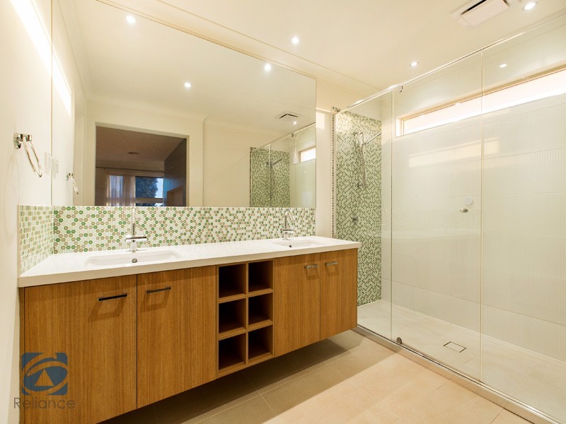 11 Waterbury Street, Cranbourne VIC 3977