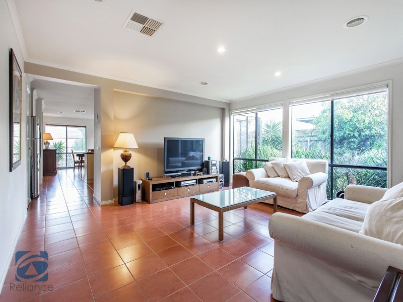 3 Cobbler Grange, Lynbrook VIC 3975