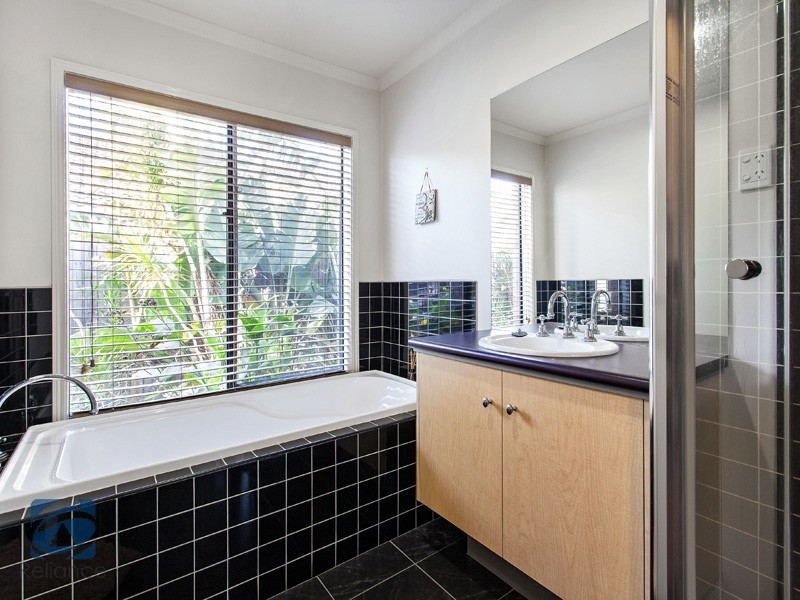 3 Cobbler Grange, Lynbrook VIC 3975