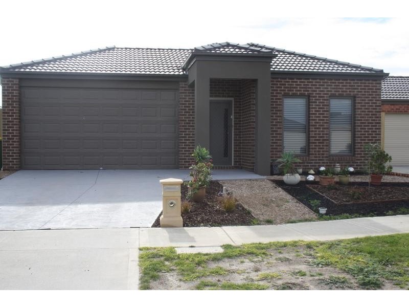 19 Raven Court, Pakenham VIC 3810