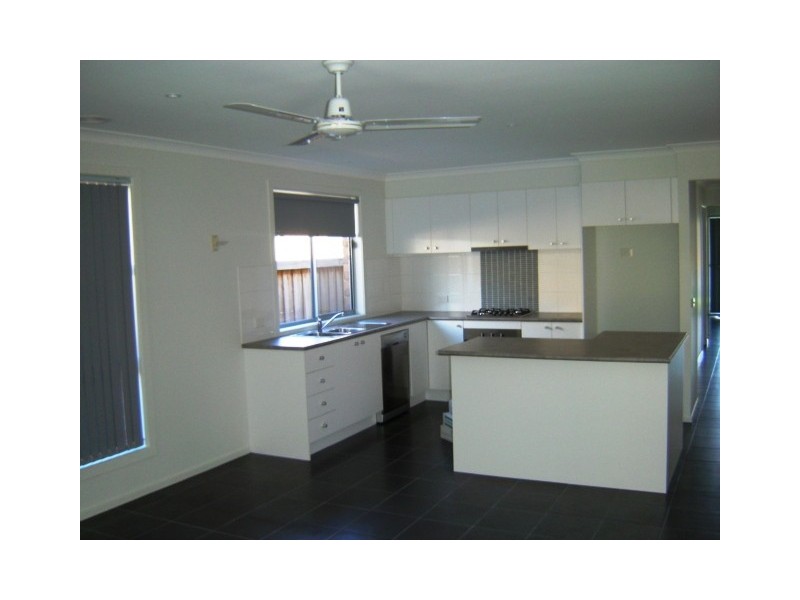 50 Silverwattle Drive, Lyndhurst VIC 3975