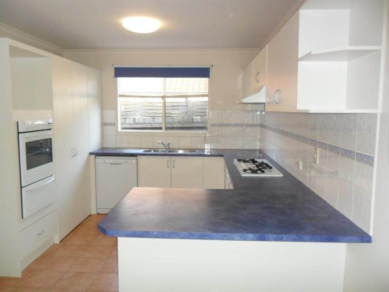 10 Nerrena Rise, Cranbourne West VIC 3977