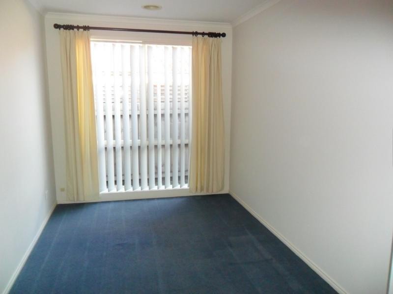 10 Nerrena Rise, Cranbourne West VIC 3977