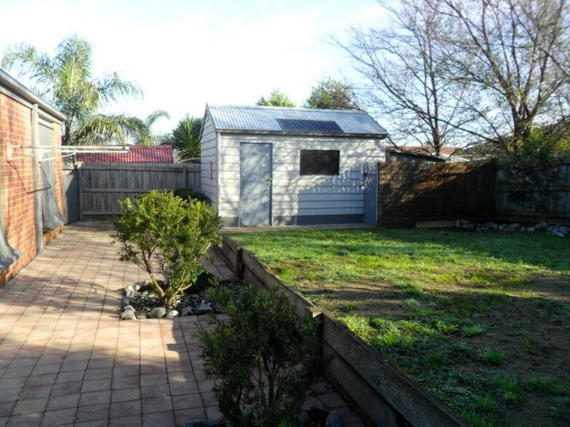 10 Nerrena Rise, Cranbourne West VIC 3977