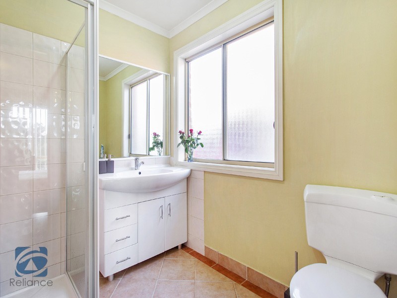 2 McKern Place, Lynbrook VIC 3975