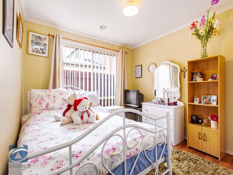 2 McKern Place, Lynbrook VIC 3975