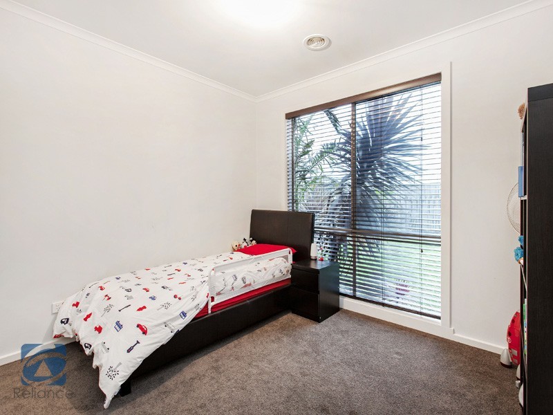22 Alpine Heath Way, Lyndhurst VIC 3975