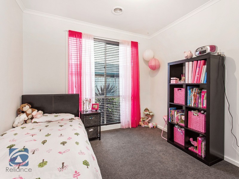 22 Alpine Heath Way, Lyndhurst VIC 3975